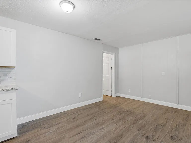 313 N Church St — Photo 5