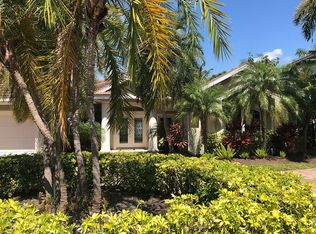 6964 S Shore Dr S, South Pasadena, FL 33707