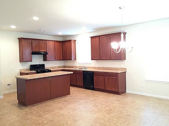 4th image of 1103 Messina Ln