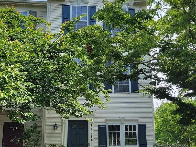 44189 Litchfield Ter — Photo 1