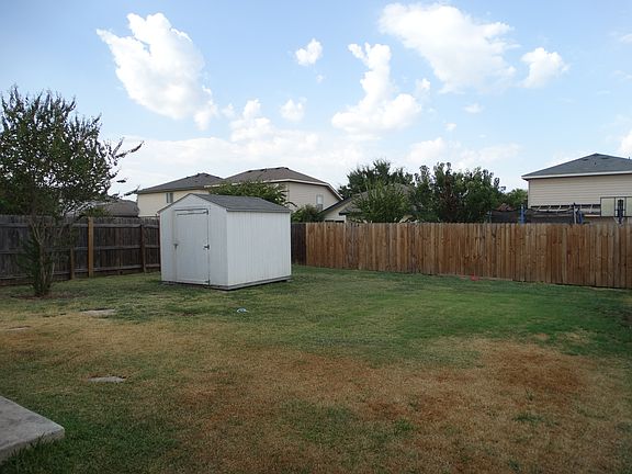 5th image of 7033 Lynn Lake Dr
