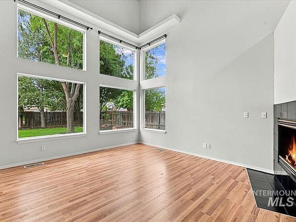 4th image of 2127 S Whisper Cove Way