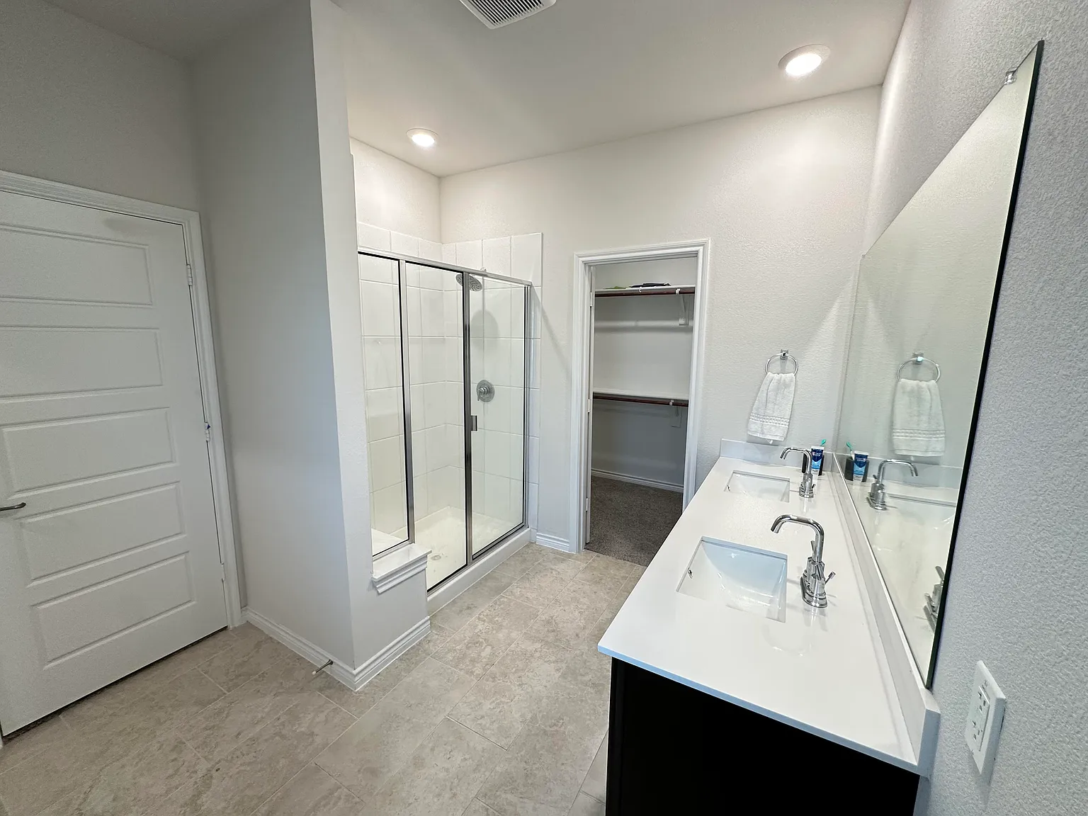 3 bed, 2.5 bath, 1685 sqft, $1,950 — Photo 4