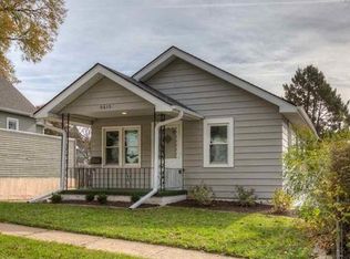 6615 Pinkney St, Omaha, NE 68104