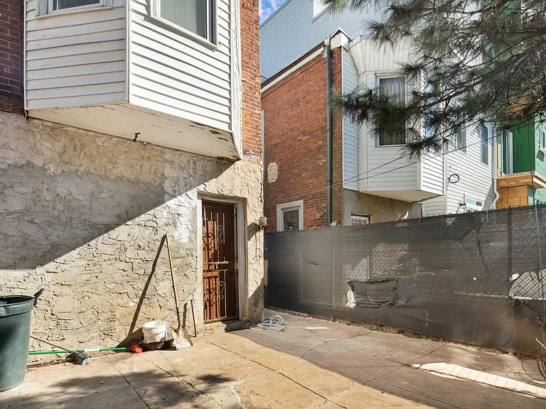 1212 N 24th St — Photo 26