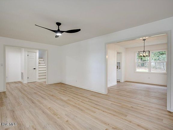 3rd image of 862 Brookfield Parkway