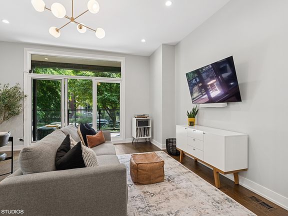 5th image of 2650 N Bosworth Ave #1N
