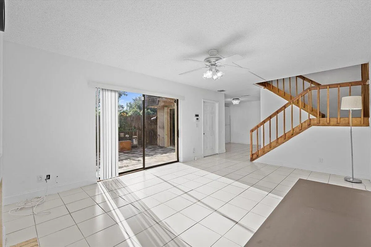 2 bed, 2.0 bath, 1236 sqft, $2,100 — Photo 3