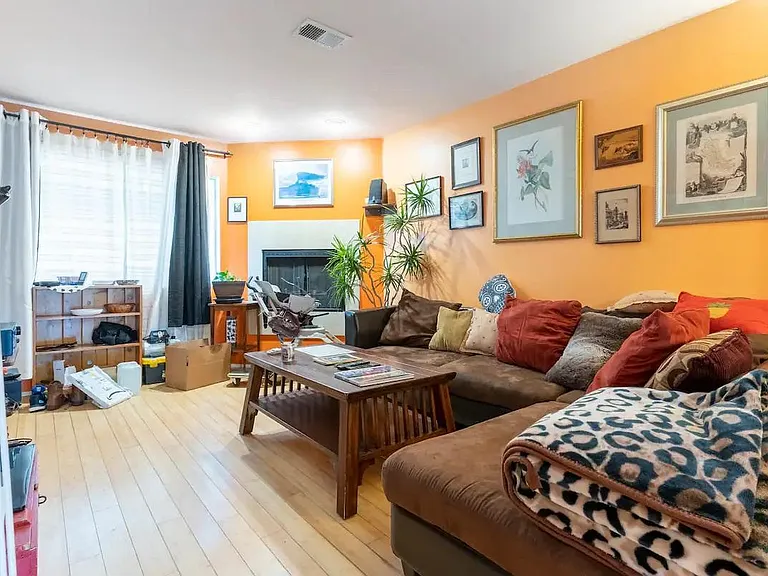 4359 Louisiana St — Photo 2