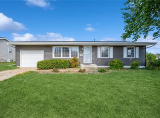 5758 Langdon Ave SW, Cedar Rapids, IA 52404