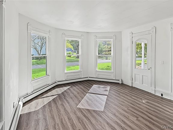 5th image of 1041 Maple St