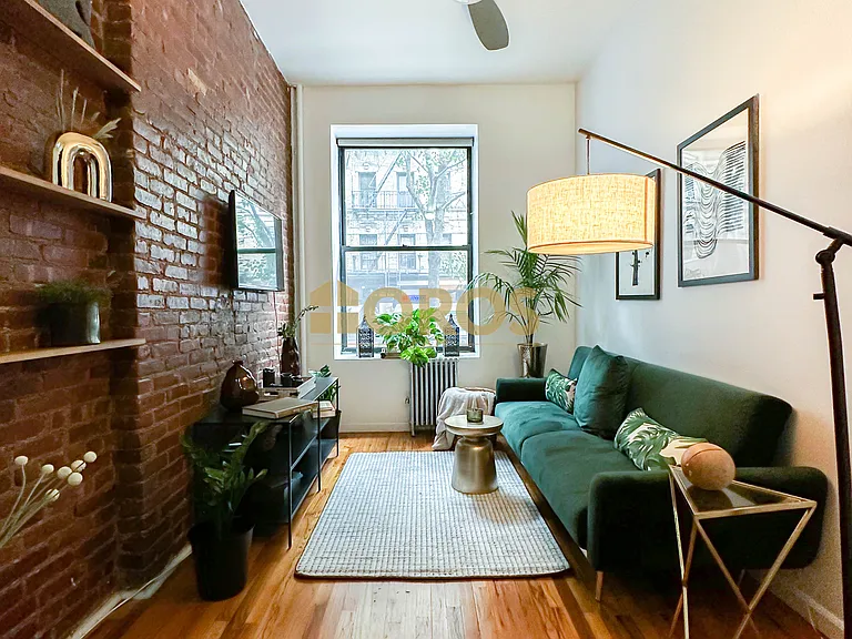 217 E 10th St #1 — Photo 2