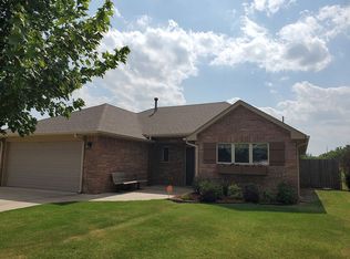 324 Glenhaven Dr, Enid, OK 73703