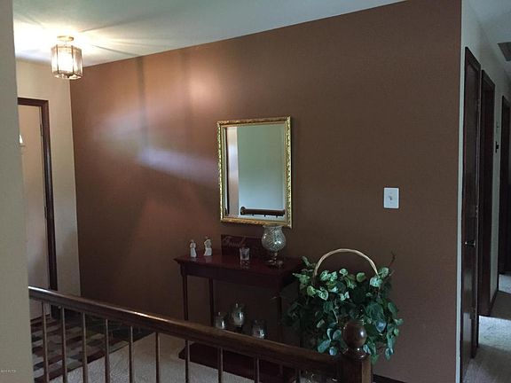 2nd image of 2942 Shady Oaks Dr SW