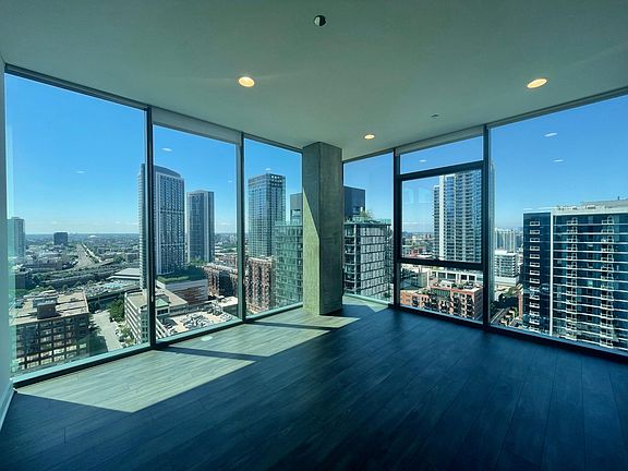 5th image of 225 W Hubbard St #2201
