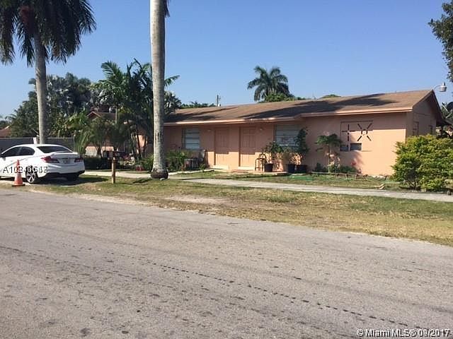 2nd image of 909 SW 1st St