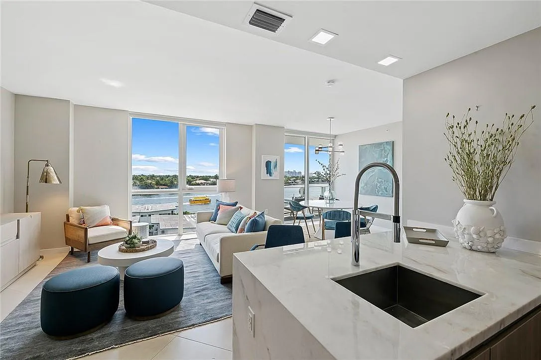 2 bed, 2.5 bath, 1228 sqft, $8,500 — Photo 1