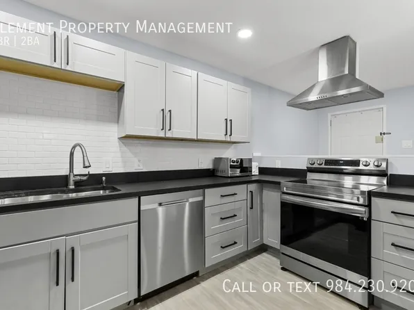 500 Umstead Dr, Chapel Hill, NC