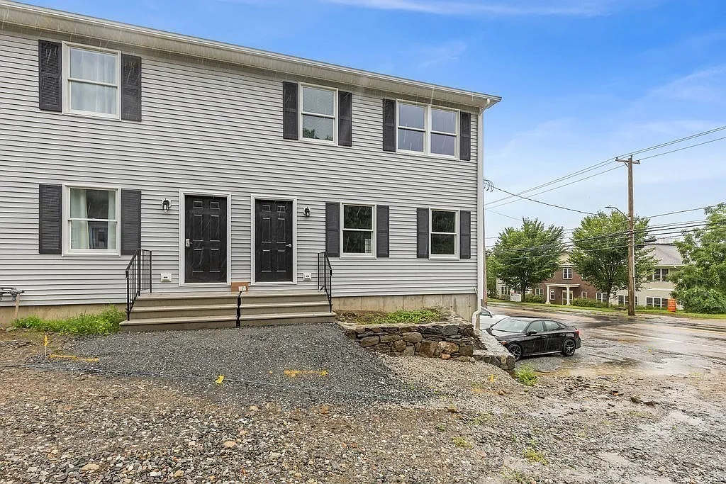 2 bed, 2.5 bath, 1198 sqft, $2,800 — Photo 2