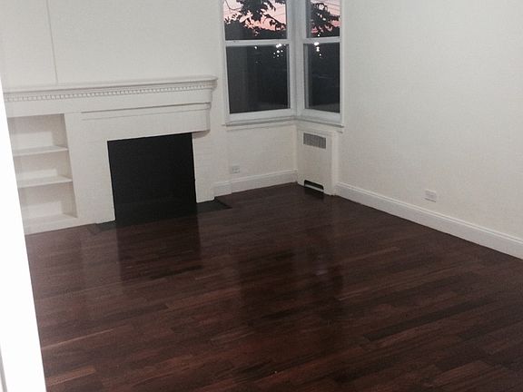 2nd image of 728 E 235th St