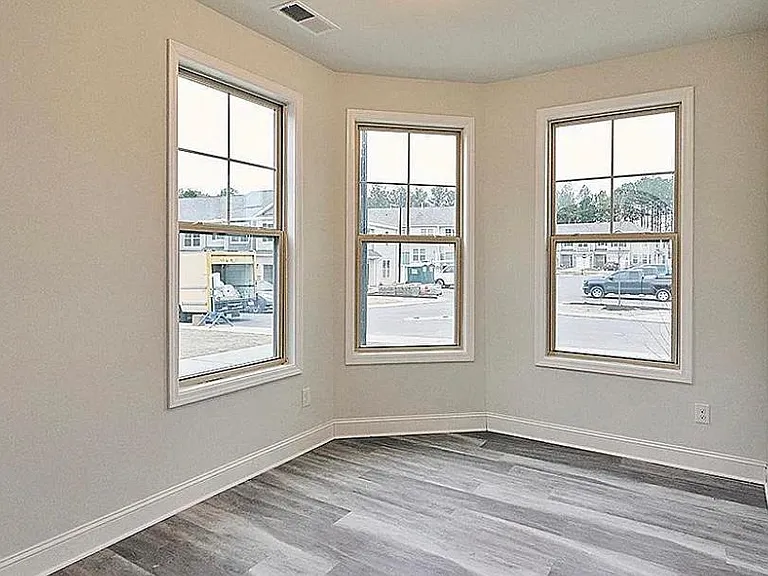 Flat Ford Rd — Photo 9