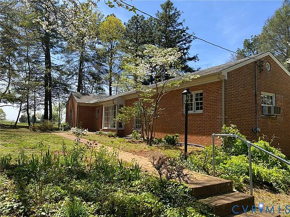 3rd image of 3271 Rosney Rd