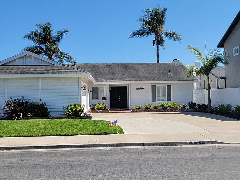 8652 Sable Dr — Photo 2