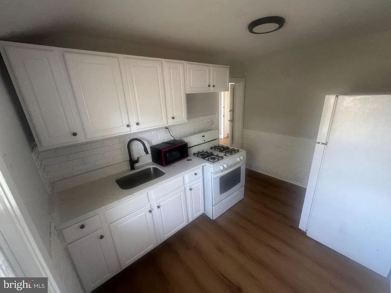 2 bed, 1.0 bath, 1575 sqft, $1,400 — Photo 4