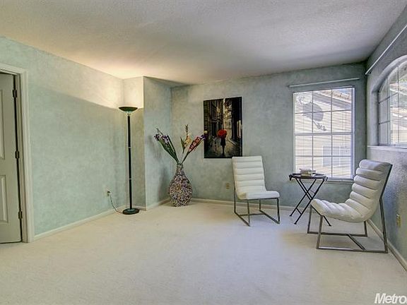 4th image of 156 Orange Blossom Cir