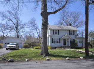 2 Oak St, Allendale, NJ 07401