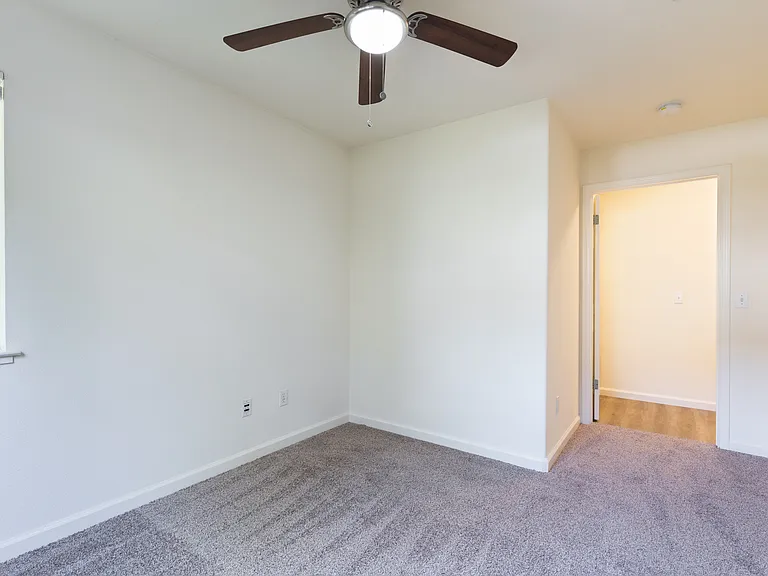 Sequoia Grove Apartments — Photo 14