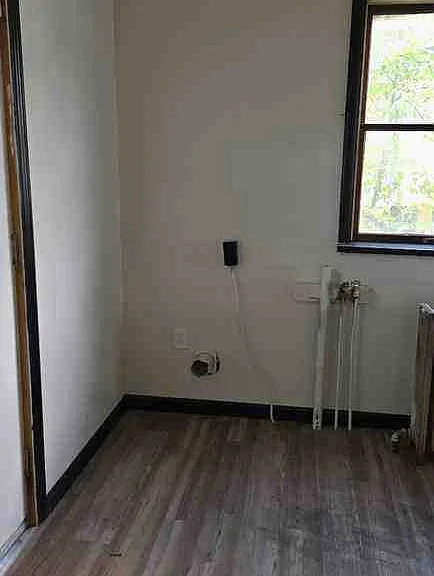548 Heath St — Photo 3