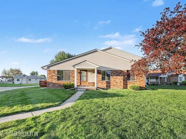 31825 Breezeway, Chesterfield, MI 48047