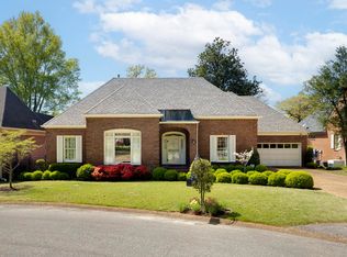 9 Walnut Grove Ct, Memphis, TN 38117