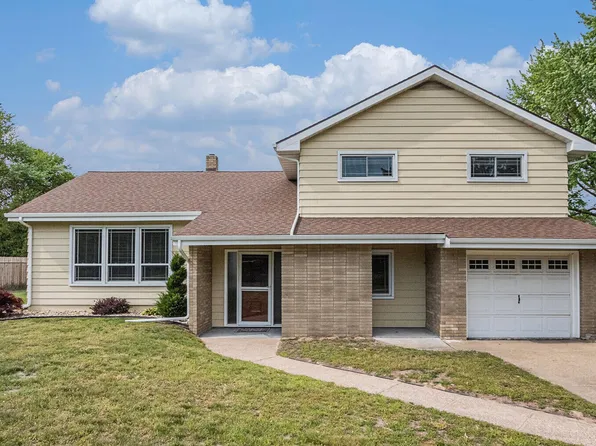 1433 Kingman Dr, Saint Joseph, MI 49085