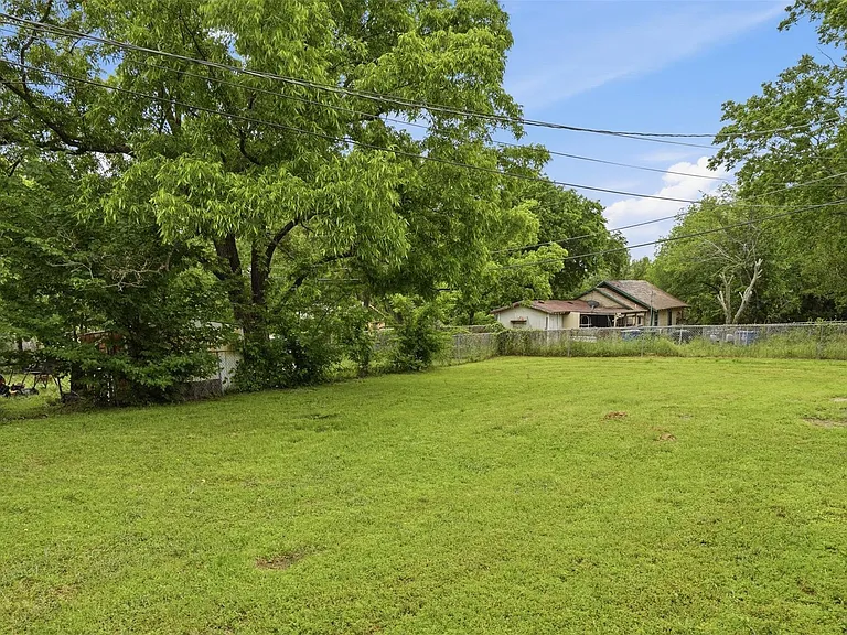 500 E Heron St — Photo 17