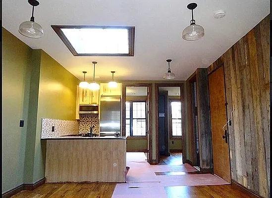 Rented by Premier Metro Realty Corp | media 3