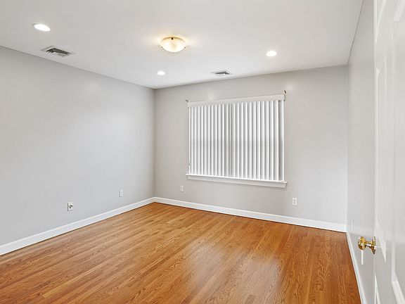 3rd image of 13 South St #2R