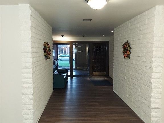 5th image of 3101 Valerie Arms Dr #2C