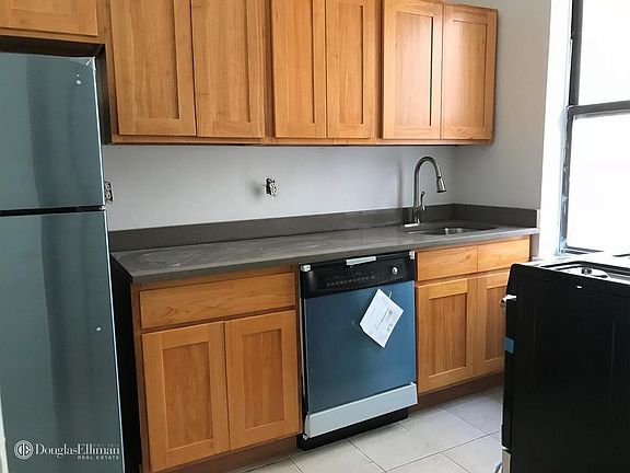 5th image of 4815 46th St APT 2B