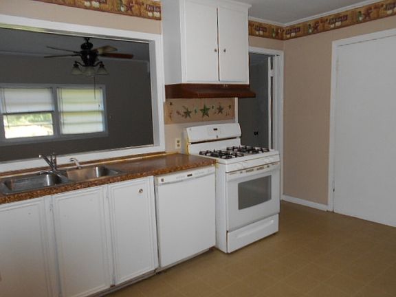 4th image of 109 Tracola St