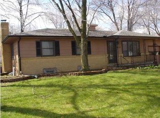 305 Brookside Dr, Newton, KS 67114