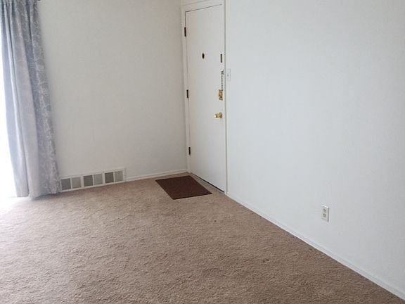 5th image of 6948 Colonial Woods Dr
