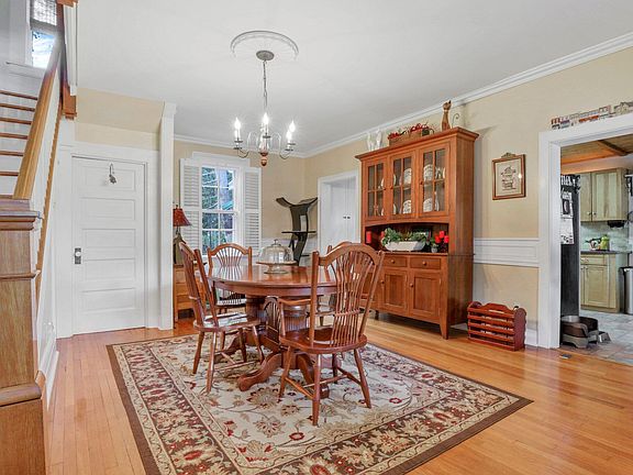 3rd image of 117 Locust Pl