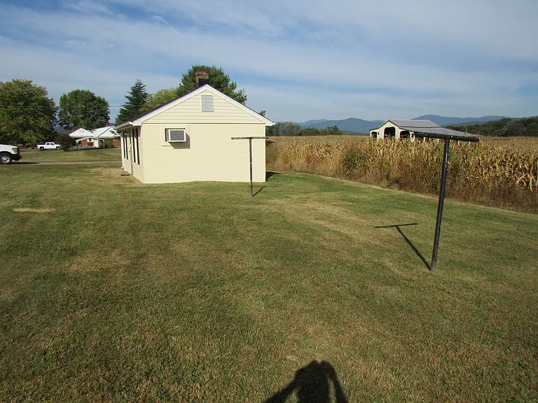 3635 Shelby Rd — Photo 4