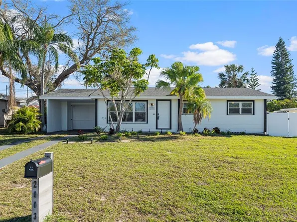2003 6th Pl SW, Largo, FL 33770
