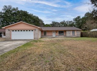 5850 Princeton Dr, Pensacola, FL 32526