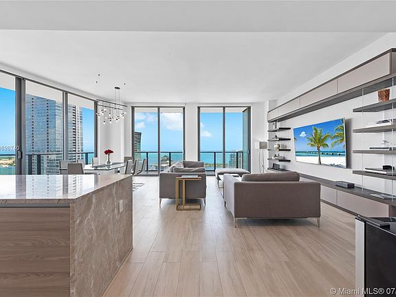 4th image of 1300 S Miami Ave #Penthouse 5205
