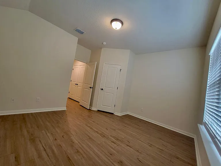 2318 Tulipwood Cv #101 — Photo 10