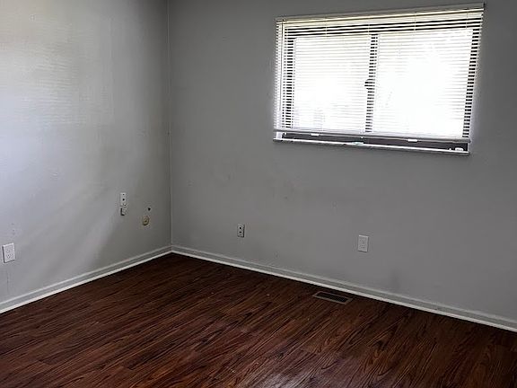 5th image of 3155 Silver Rock Ave #3157